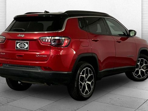 Used 2025 Jeep Compass Limited AWD/4WD image 13