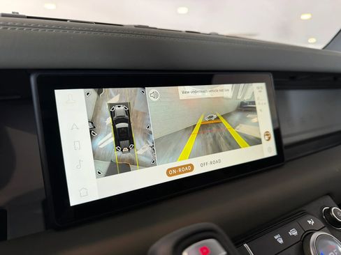 Used 2024 Land Rover Defender 110 X-Dynamic SE image 14