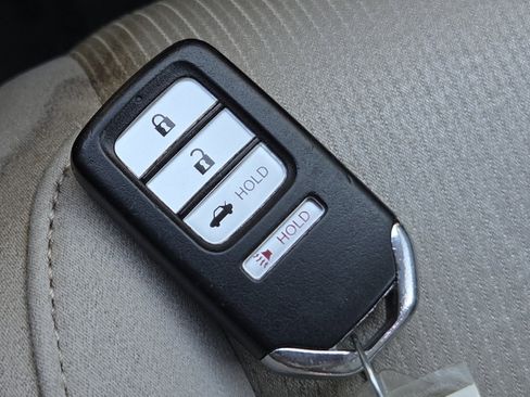 Used 2018 Honda Accord LX image 32