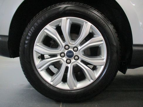 Used 2020 Ford Edge Titanium w/ Cargo Accessory Package AWD/4WD image 29