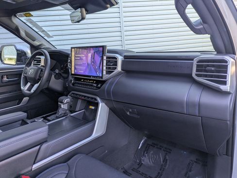 Used 2024 Toyota Sequoia Platinum AWD/4WD image 31