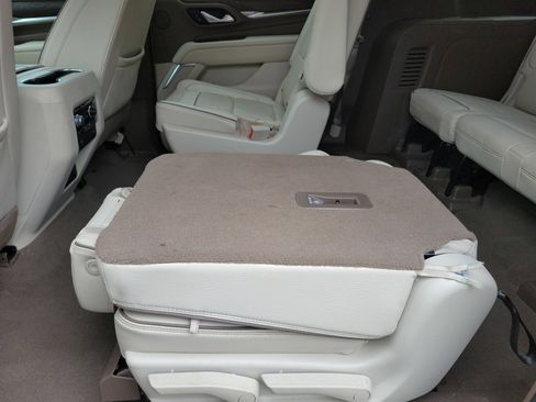 Used 2021 GMC Yukon XL Denali image 5