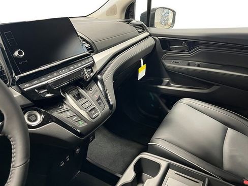 New 2026 Honda Odyssey Touring image 18