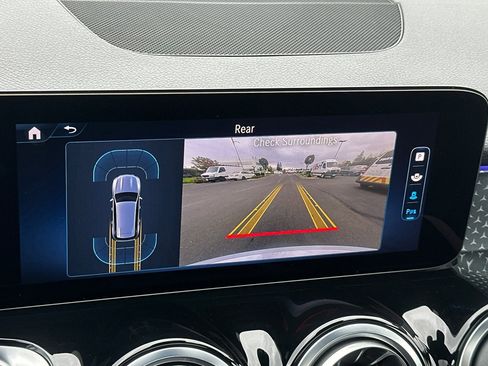 Certified 2025 Mercedes-Benz GLB 250 image 19