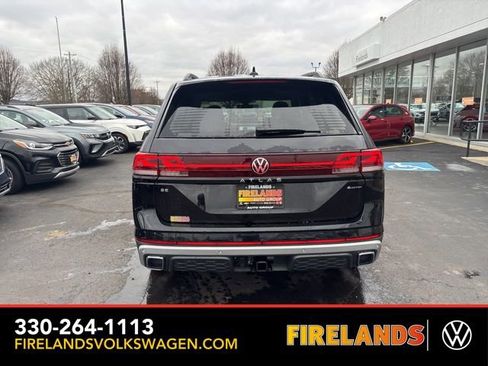 New 2026 Volkswagen Atlas Peak Edition image 4