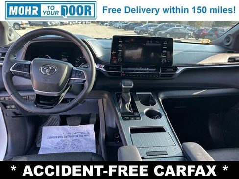 Used 2023 Toyota Sienna XSE image 37