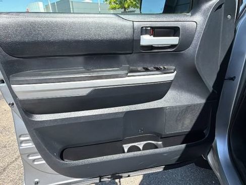 Used 2018 Toyota Tundra SR5 w/ TRD Off Road Package AWD/4WD image 20