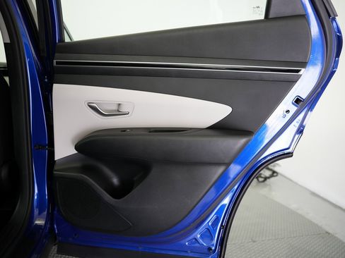 Used 2022 Hyundai Tucson SE image 38
