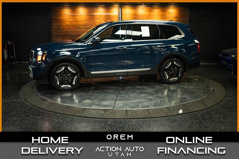 Used 2025 Kia Telluride S AWD/4WD image 1