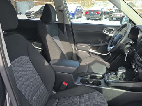 Used 2023 Kia Soul LX w/ Option Group 015 image 30