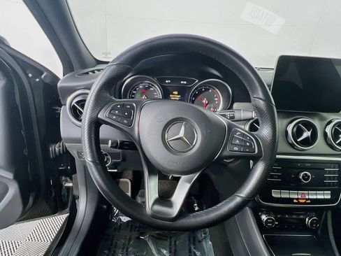 Used 2020 Mercedes-Benz GLA 250 4MATIC image 10