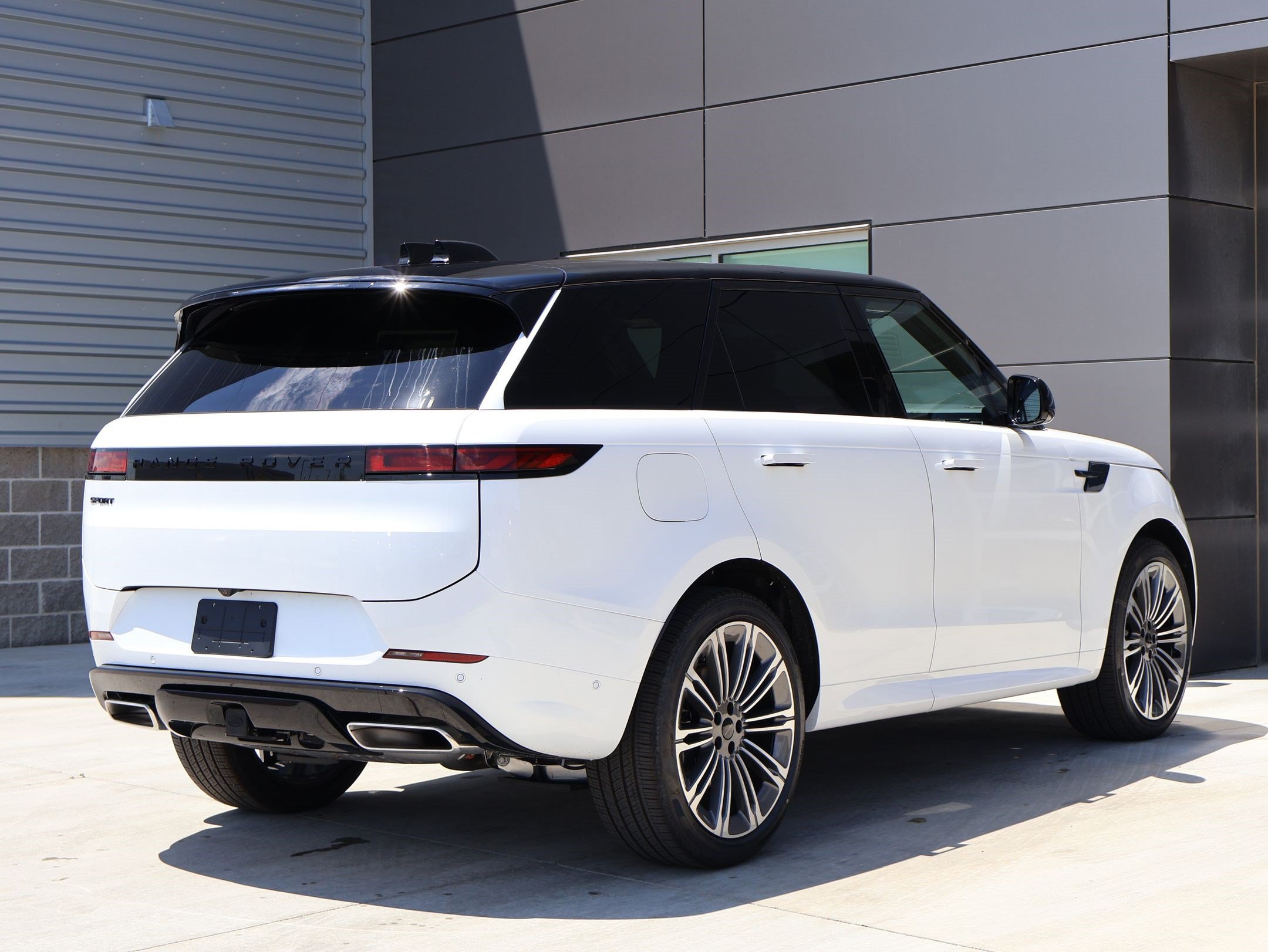 New 2026 Land Rover Range Rover Sport Dynamic SE AWD/4WD image 5