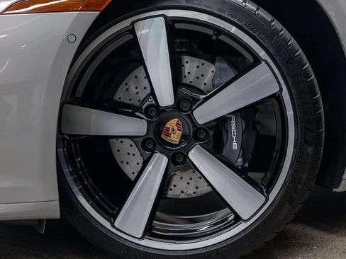 Used 2025 Porsche 911 Carrera image 17