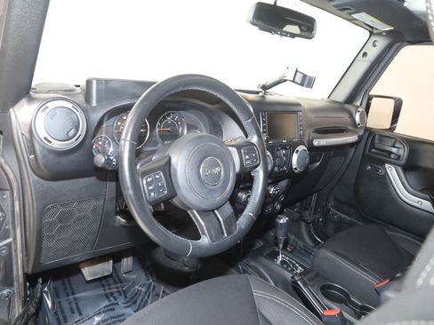 Used 2016 Jeep Wrangler Unlimited Sahara w/ Dual Top Group AWD/4WD image 22