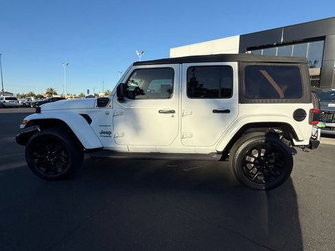 Used 2021 Jeep Wrangler Unlimited Sahara w/ Cold Weather Group AWD/4WD image 6