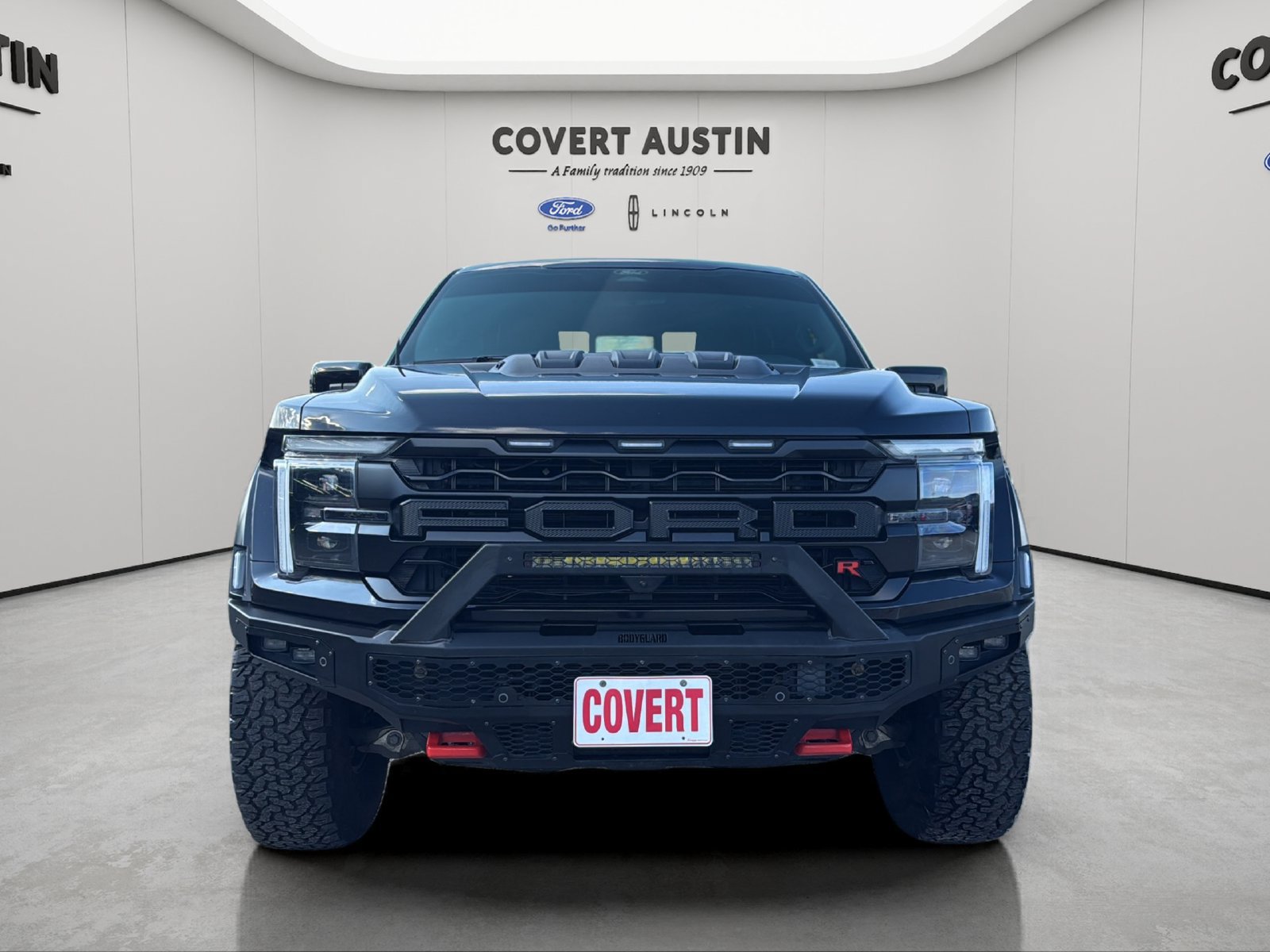 Certified 2025 Ford F150 Raptor w/ Equipment Group 803A Raptor R AWD/4WD image 8