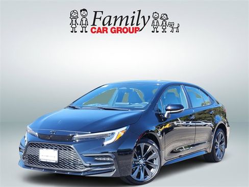 Used 2025 Toyota Corolla SE image 1