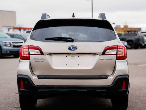 Used 2019 Subaru Outback 2.5i Limited w/ Popular Package #2 image 3