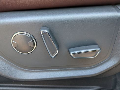 Used 2023 Ford Expedition Limited image 41