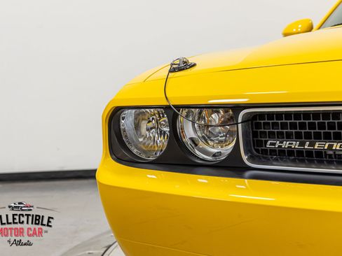 Used 2010 Dodge Challenger R/T RWD image 41