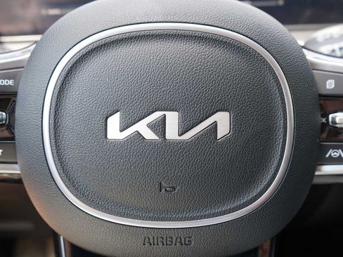 Certified 2024 Kia Sorento LX FWD image 12