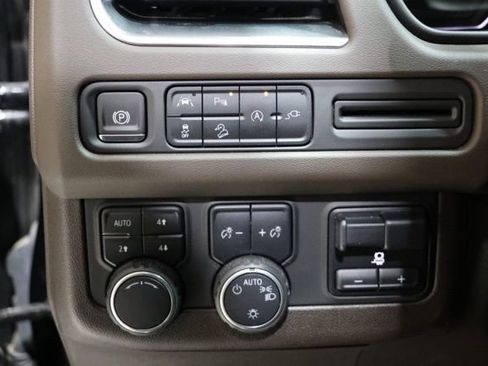 Used 2021 Chevrolet Tahoe Z71 w/ Z71 Signature Package AWD/4WD image 20