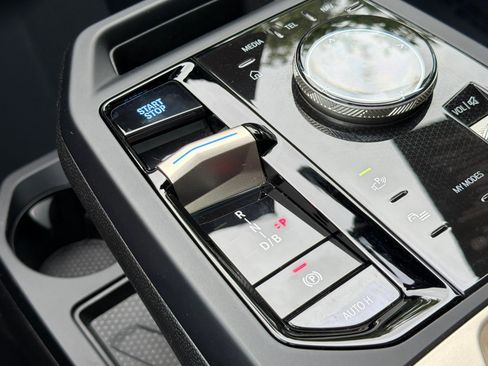 Certified 2025 BMW iX xDrive50 w/ Premium Package AWD/4WD image 27