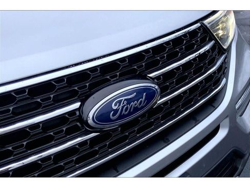 Used 2020 Ford Explorer XLT w/ Equipment Group 202A image 32