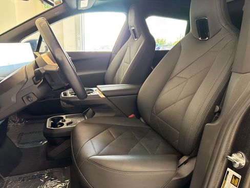 Certified 2024 BMW iX xDrive50 w/ Premium Package AWD/4WD image 5
