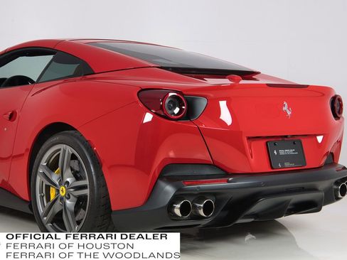 Used 2019 Ferrari Portofino image 27