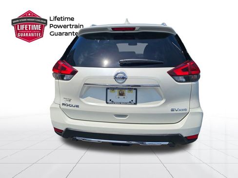 Used 2018 Nissan Rogue SV AWD/4WD image 8