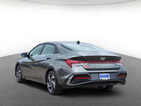 Used 2025 Hyundai Elantra SEL FWD image 4
