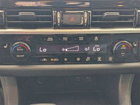 Used 2022 Nissan Pathfinder SL image 21