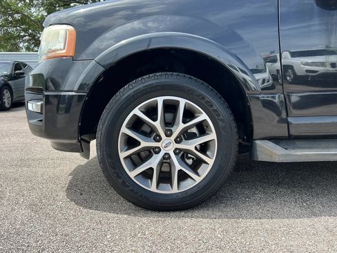 Used 2015 Ford Expedition XLT w/ Equipment Group 201A RWD image 28