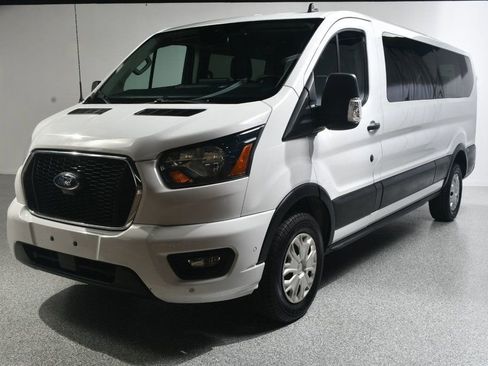 Used 2023 Ford Transit 350 XLT image 2