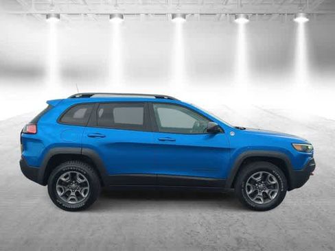 Used 2019 Jeep Cherokee Trailhawk w/ Cold Weather Group AWD/4WD image 9