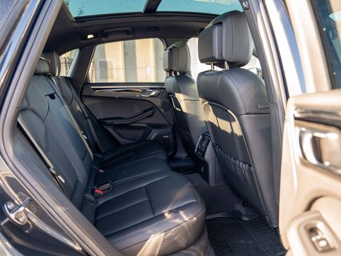 New 2026 Porsche Macan AWD/4WD image 25
