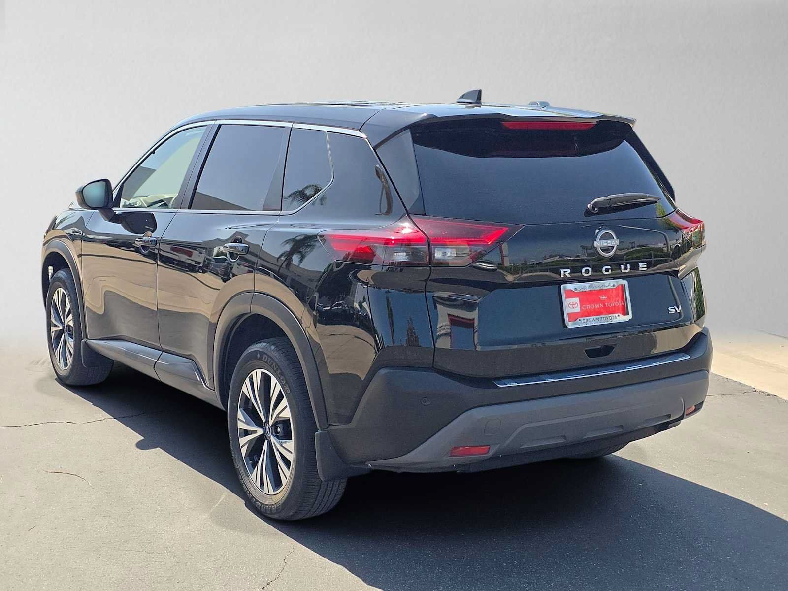 Used 2023 Nissan Rogue SV FWD image 5