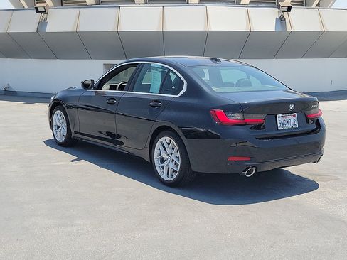 Used 2026 BMW 330i Sedan w/ Premium Package RWD image 2