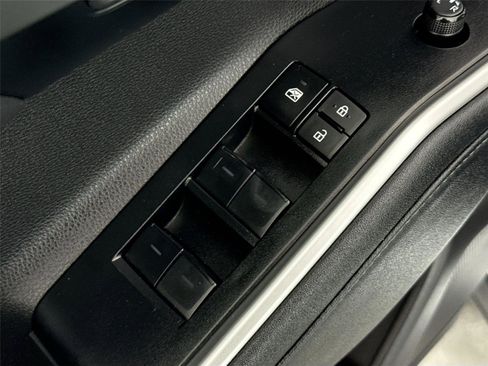 Certified 2023 Toyota Highlander XLE image 31