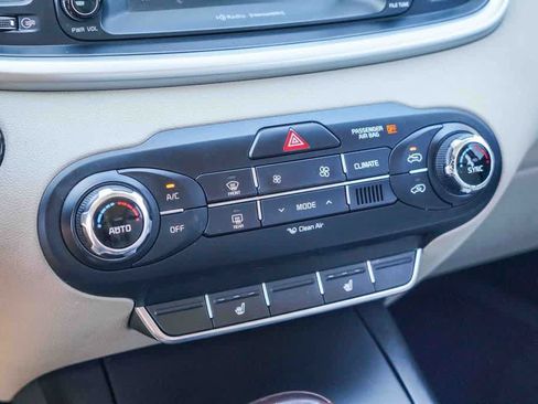 Used 2017 Kia Sorento FWD w/ LX Convenience Package image 15