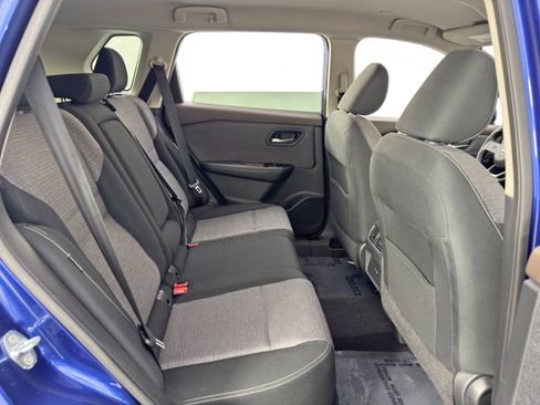 Used 2022 Nissan Rogue SV image 33