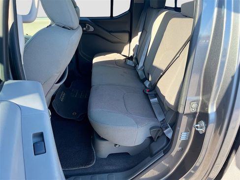 Used 2020 Nissan Frontier SV w/ Midnight Edition Floor Mats image 24