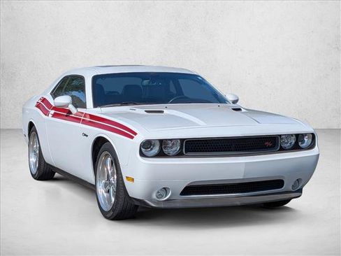 Used 2012 Dodge Challenger R/T RWD image 3