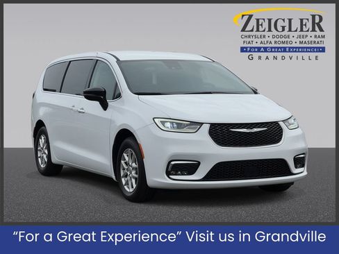 Certified 2024 Chrysler Pacifica Touring-L FWD image 1