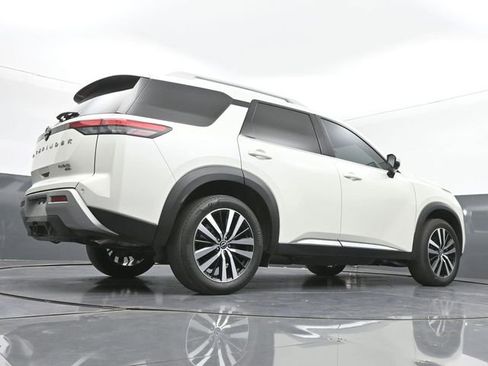 Used 2023 Nissan Pathfinder Platinum image 42