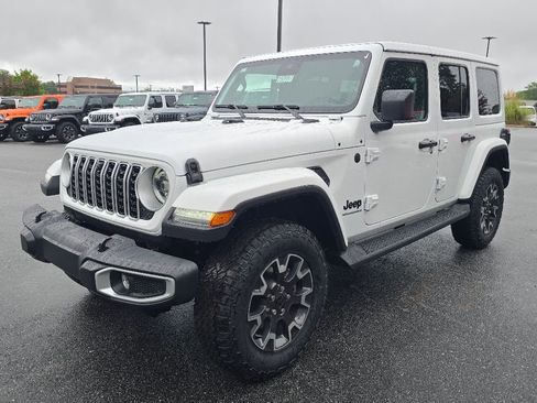 New 2025 Jeep Wrangler Sahara image 15