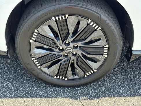 Certified 2025 Nissan Murano Platinum w/ Cargo Package AWD/4WD image 29