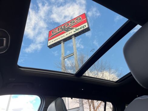 New 2025 Jeep Grand Cherokee L Limited w/ Luxury Tech Group II image 28