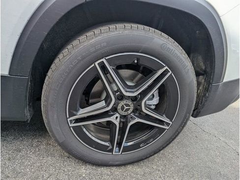 Used 2024 Mercedes-Benz GLB 250 4MATIC image 27